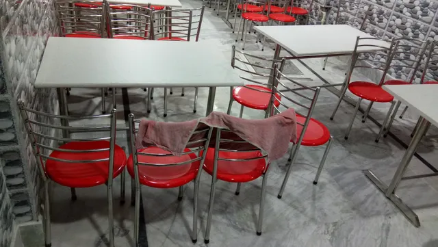 Hotel Waza Restaurant & Son's