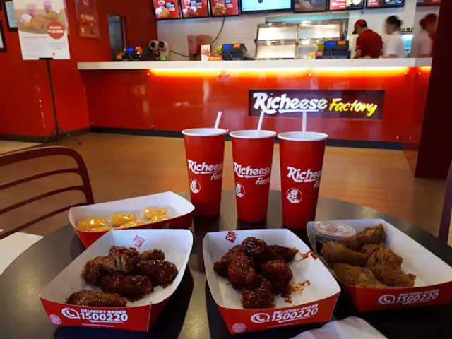 Richeese Factory Dipatiukur