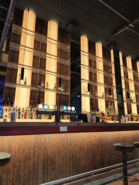 Austra Rocks Grenoble (Neyrpic), bar australien