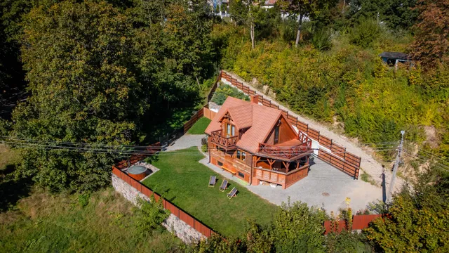 Bug Na Skarpie - Domek Wypoczynkowy z Jacuzzi i Kominkiem