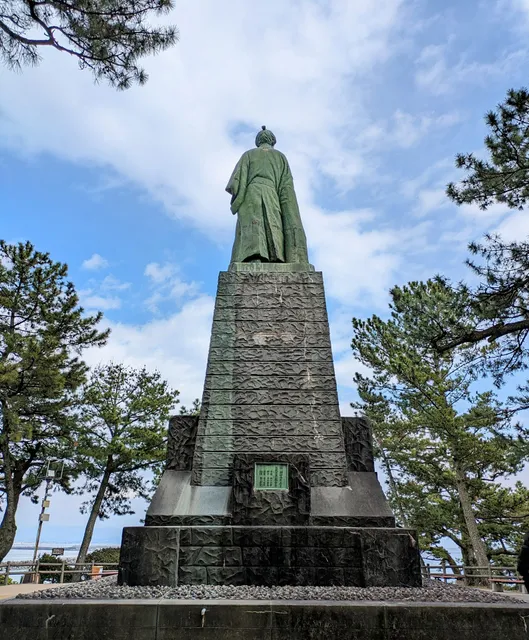 Sakamoto Ryoma Statue