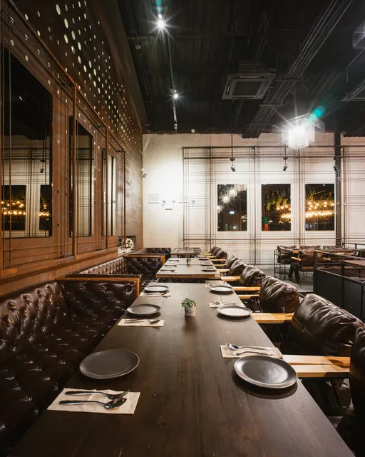 The Public Restaurant & Bar (เดอะ พับบลิค)