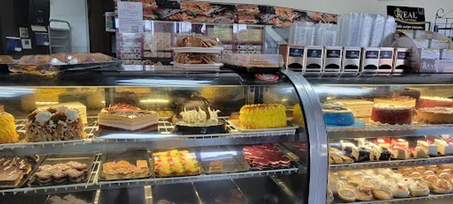 Pinecrest Bakery - Cutler Bay