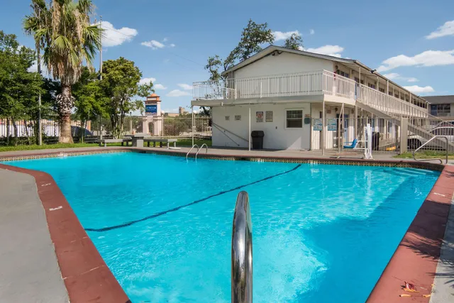 Motel 6 Fort Worth, TX - Seminary