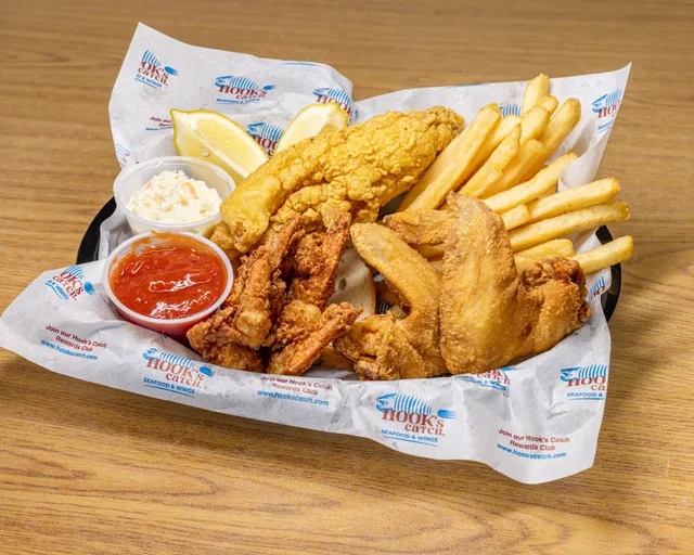 Hook's Catch Seafood and Wings - Colonial Blvd