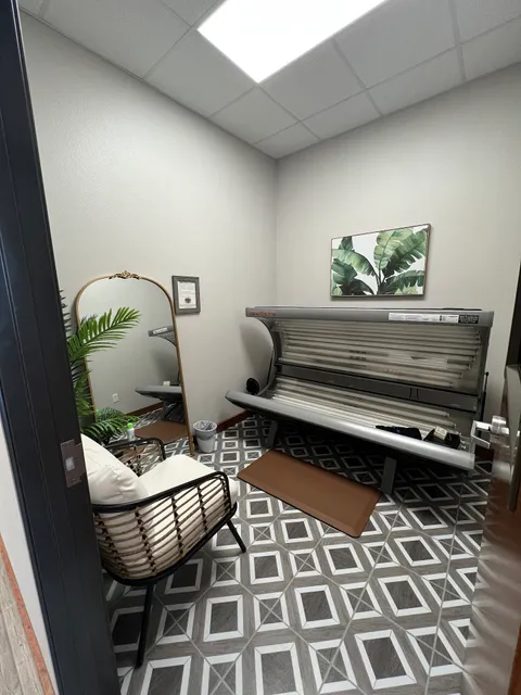 The Cowlick Salon Suites