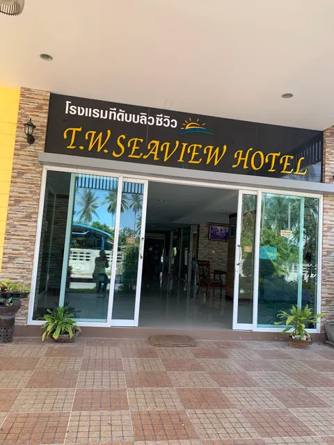 T.W.Seaview Hotel Tha Sala