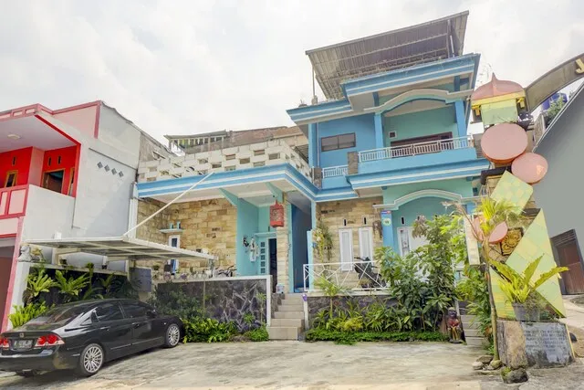 OYO 90284 Villa Biru