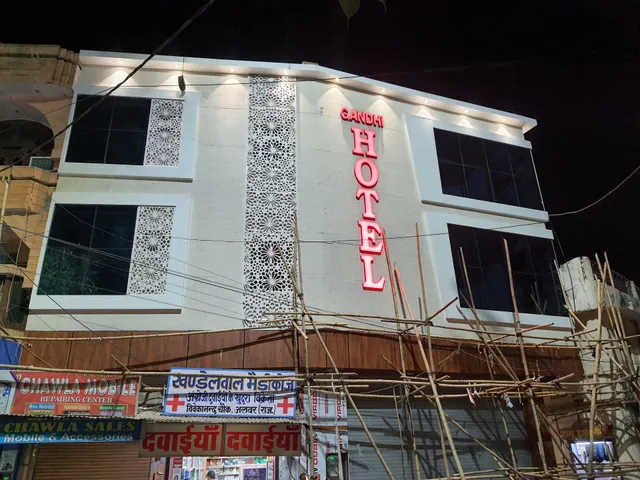 HOTEL GANDHI