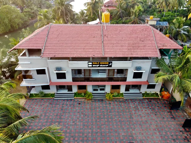 Half moon Home stay