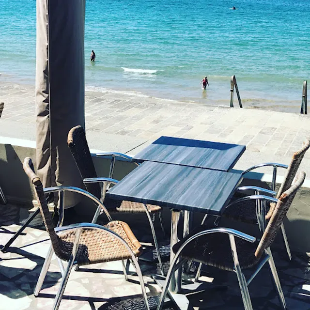 Bar -Terrasse de l'Hôtel Kyriad Saint-Malo Plage