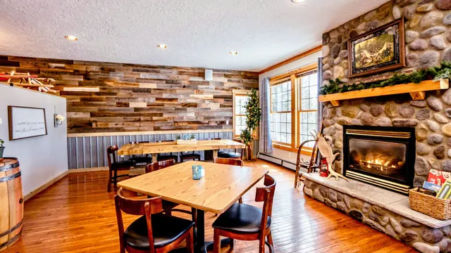 Skyport Lodge & Raven Rock Grill