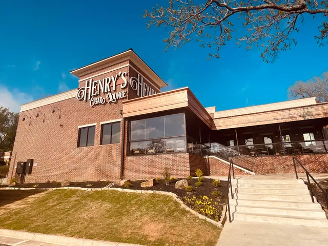 Henry's Cigar Lounge