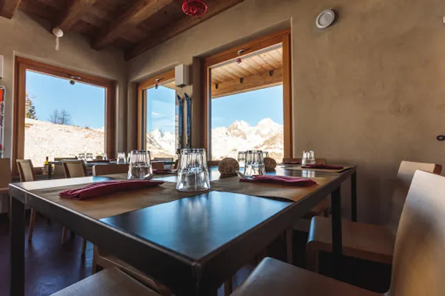 Lo Ratrak food & drink