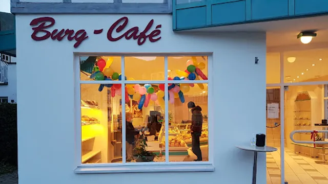 BurgCafé & pizzeria