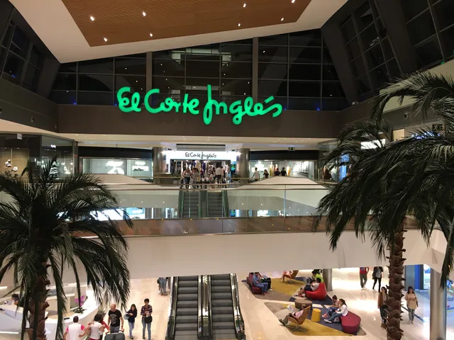 El Corte Inglés Puerto Venecia