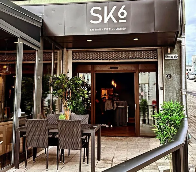 SK6 Foodcourt, Bar & Restaurant
