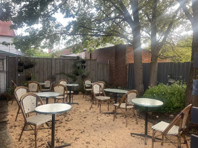 Magnolia wine Bar and cafe