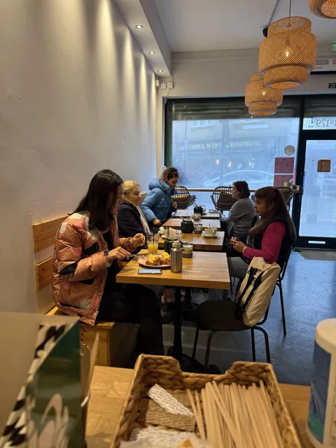 Reyes Coffee & Brunch