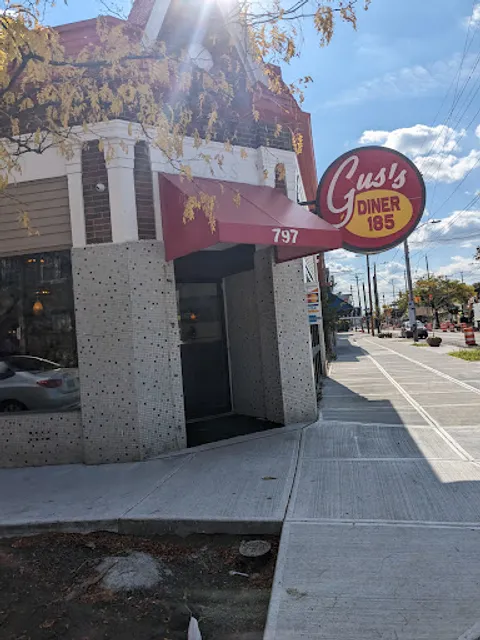 Gus's Diner One Eight Five