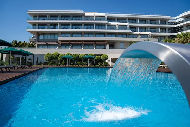 On'Live Deluxe Hotel