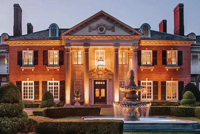 The Dinner Detective True Crime Murder Mystery Dinner Show - Long Island, NY