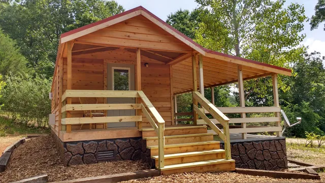 Eminence Cottages & Camp