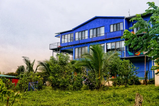 Tinajas Arenal Lakefront Lodge