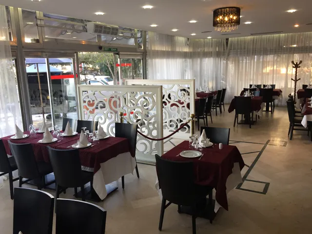 RESTAURANT idaa ( Poissons Frais et Viandes, 1800 et 3000 )