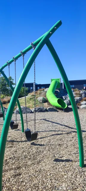 Pakihi Park Playground