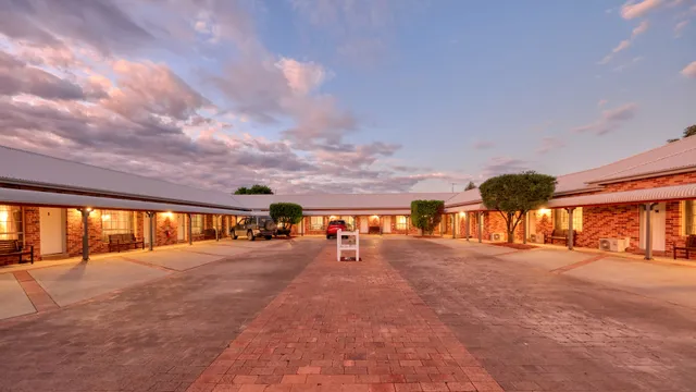 Country Gardens Motor Inn