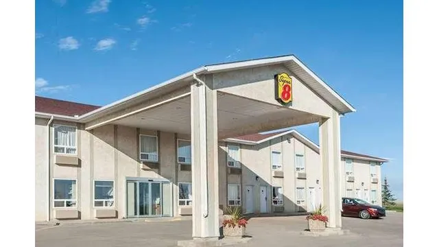 Super 8 by Wyndham Three Hills AB