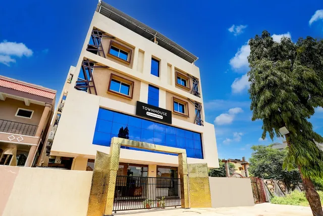 Super Townhouse Hoshangabad Road Near Aashima Mall