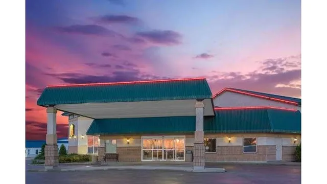 Super 8 by Wyndham Portage La Prairie MB