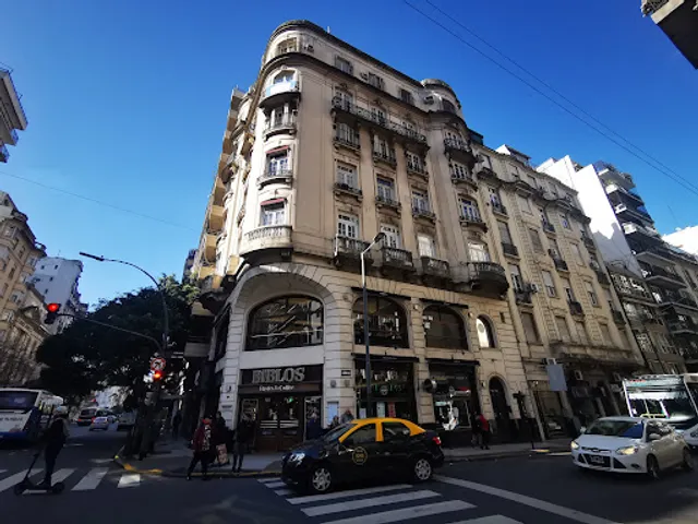 Biblos Restó & Coffee