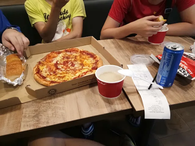 Pizza Hut Delivery Gong Badak