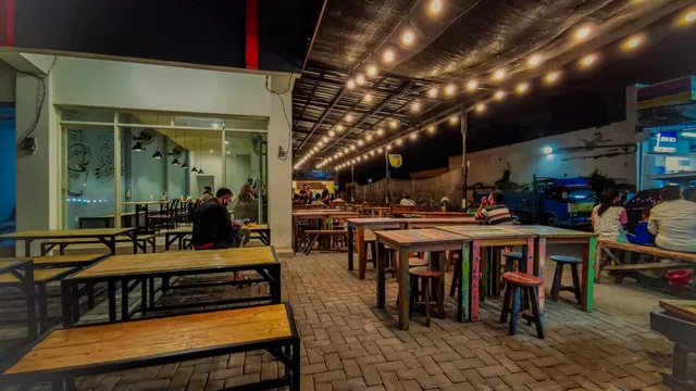 TITIK KUMPUL SURABAYA (WARKOP and CAFE)