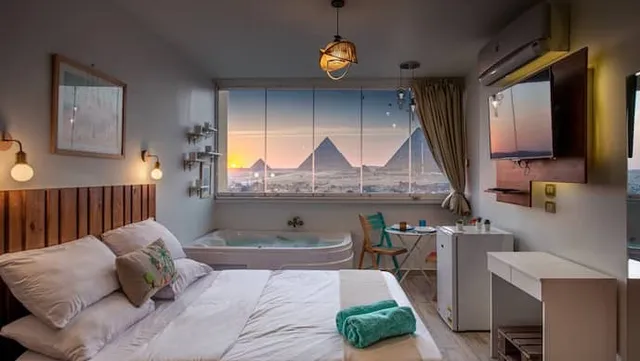 Jacuzzi By The Historic Giza Pyramids! 5 Min Walk