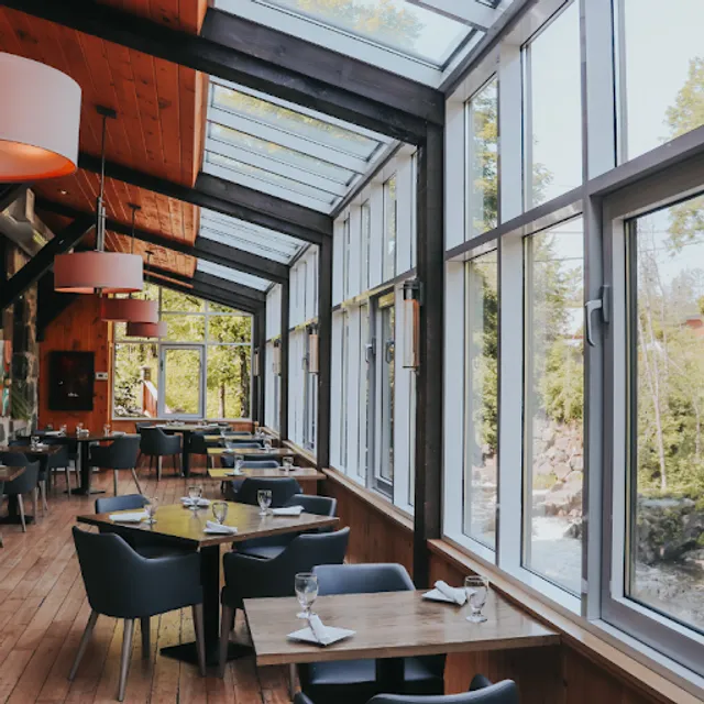 Heron - Wine Bar at Moulin Wakefield Mill Hotel and Spa