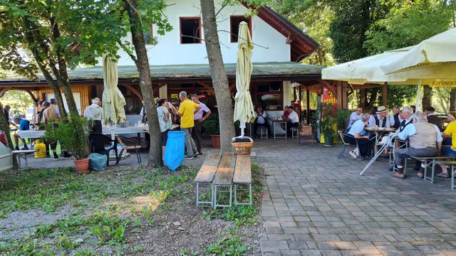 Pezdirc storitve, trgovina in gostinstvo d.o.o. Griblje, poslovna enota bar Breg