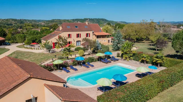 Domaine Benester : Location gites et chambres d'hôtes avec piscines et bains nordiques en Périgord noir, Dordogne