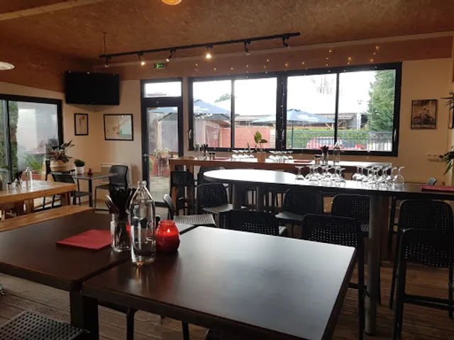 FLAME Restaurant - Cave - Bar