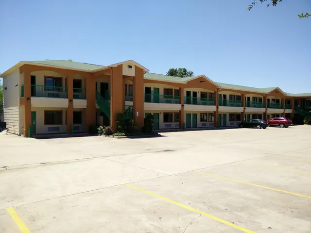 Budget Garden Suites