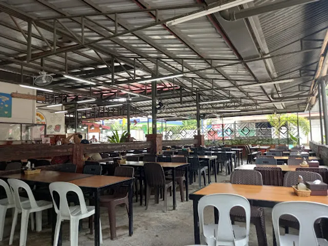 Gina's Seafoods Restaurant