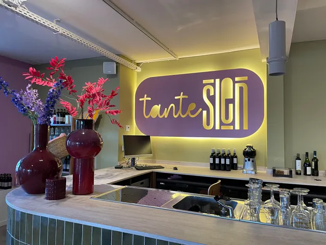 Tante Sien eten, drinken, spelen en slapen