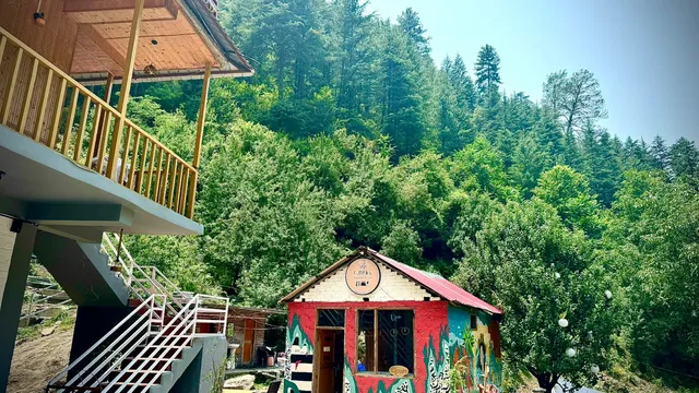 The Bark Wood by Hostay | River View