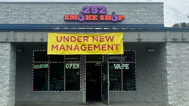 252 smoke shop