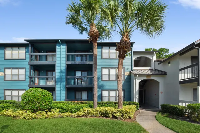 Fountains Lee Vista Apartments