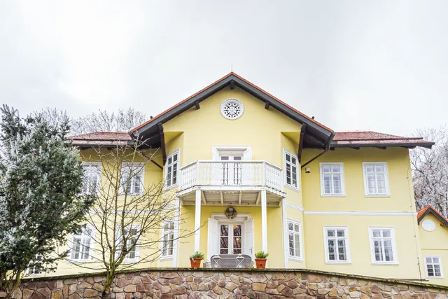 Lovecký zámeček pod Milešovkou