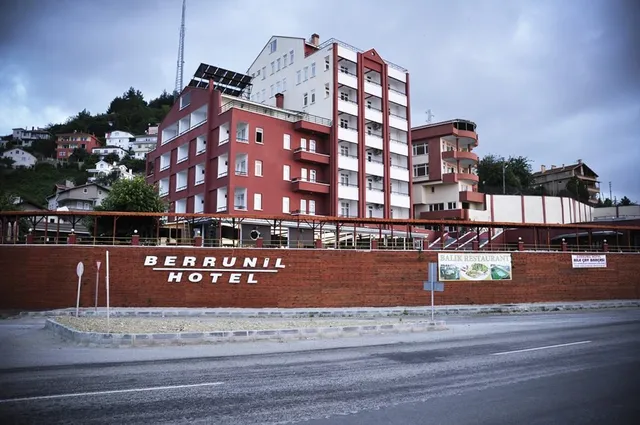 Berrunil Hotel
